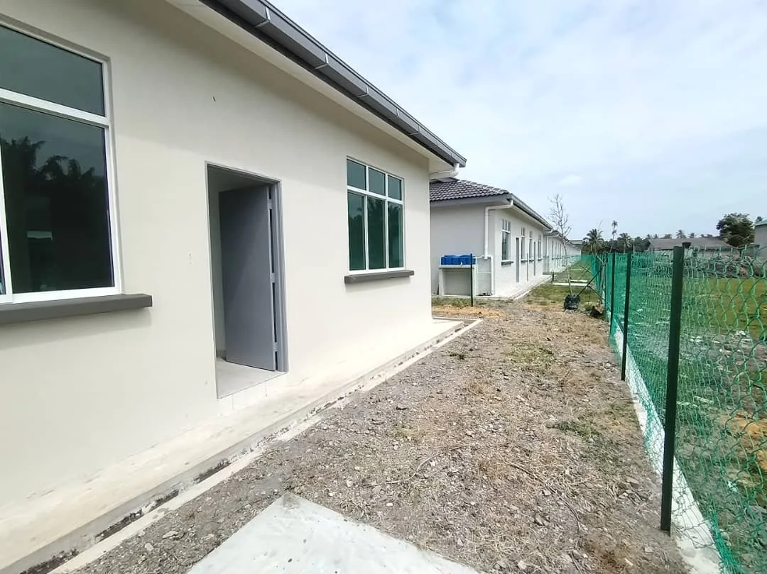 Rumah Berkembar, Tanjung Pahang, Mukim Endau, Rompin.
