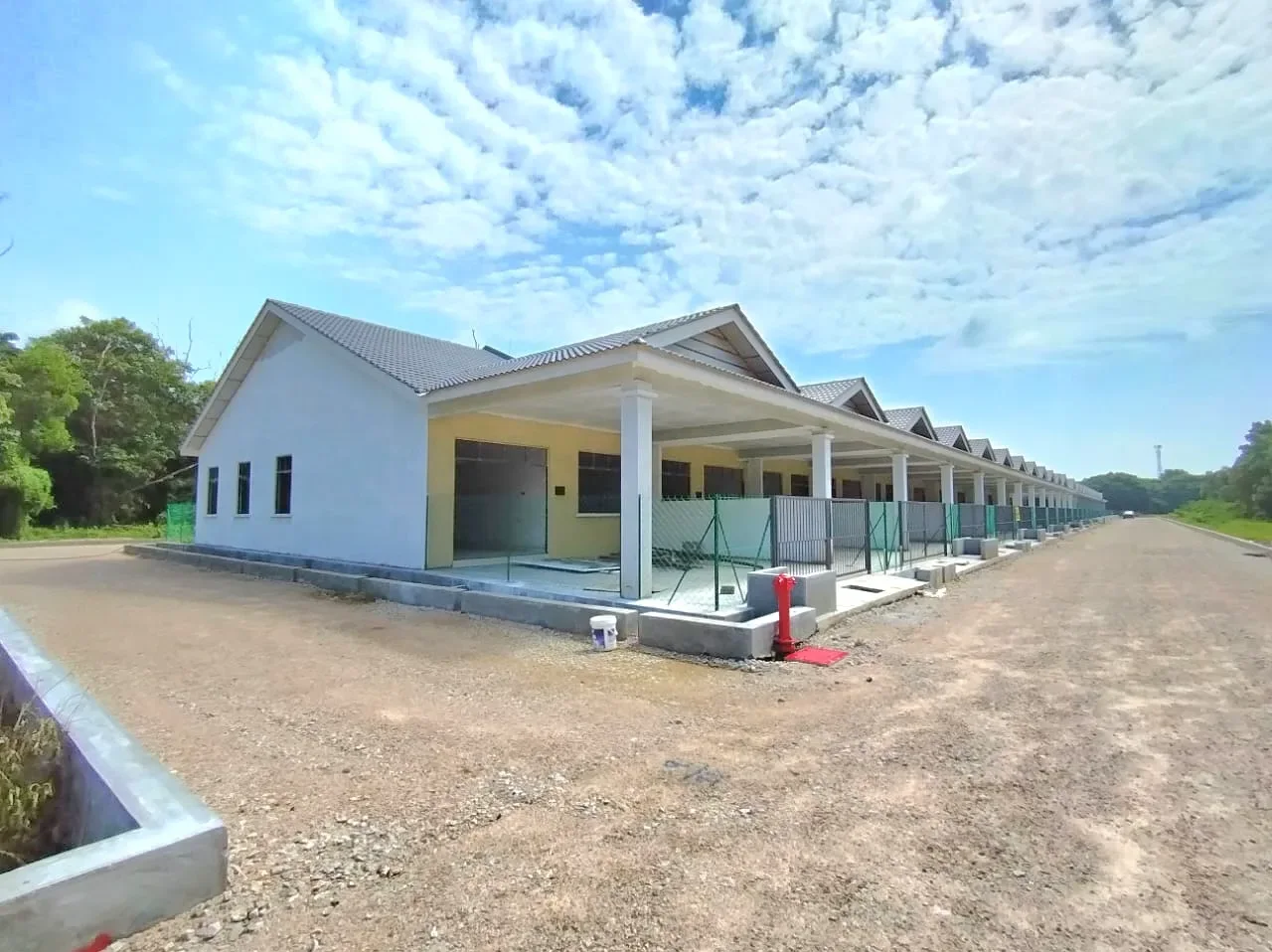 Teres Setingkat Taman Kolam Utama (Unit PPAM)