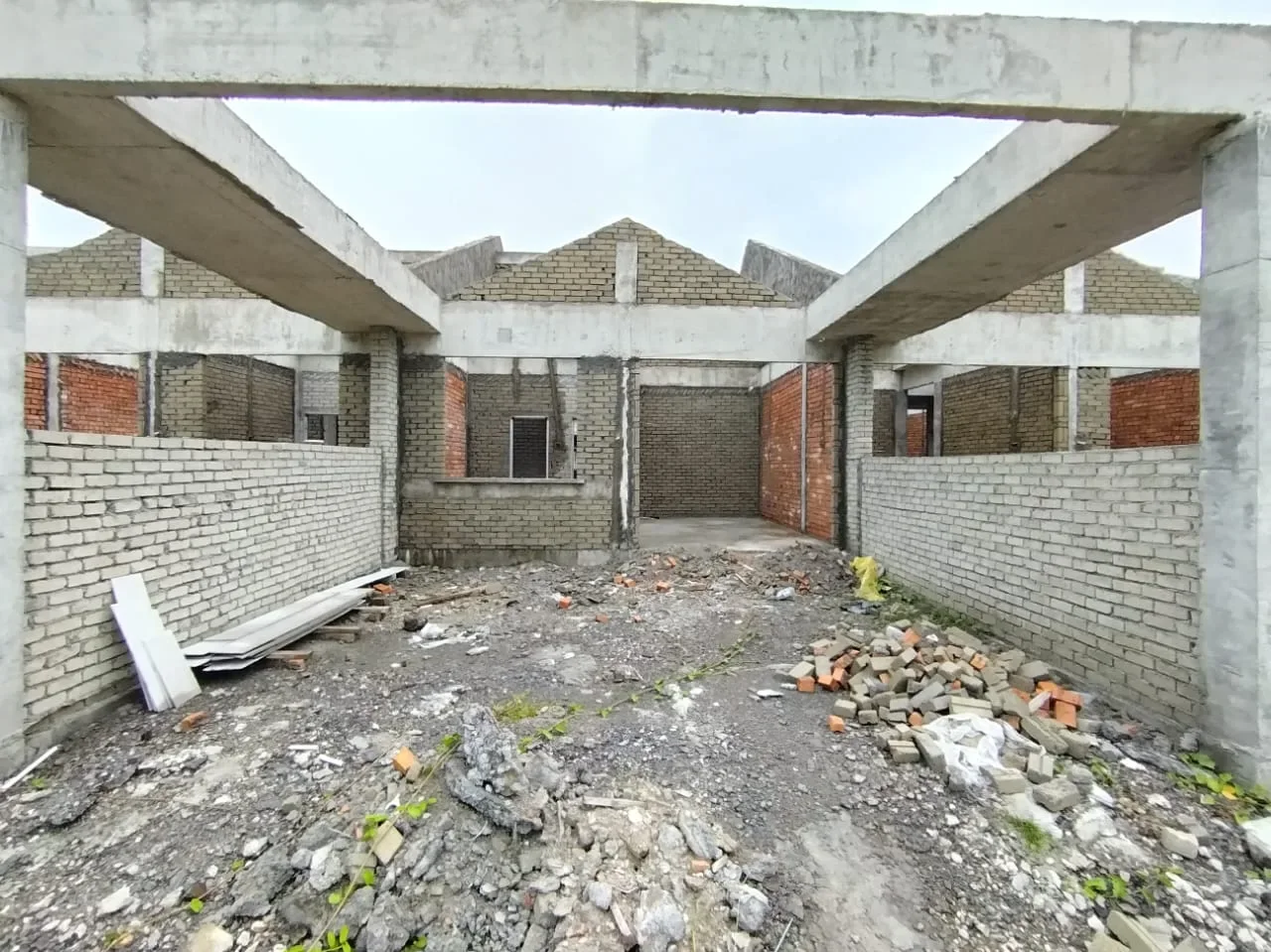 Teres Setingkat Taman Tanjung Pahang 2