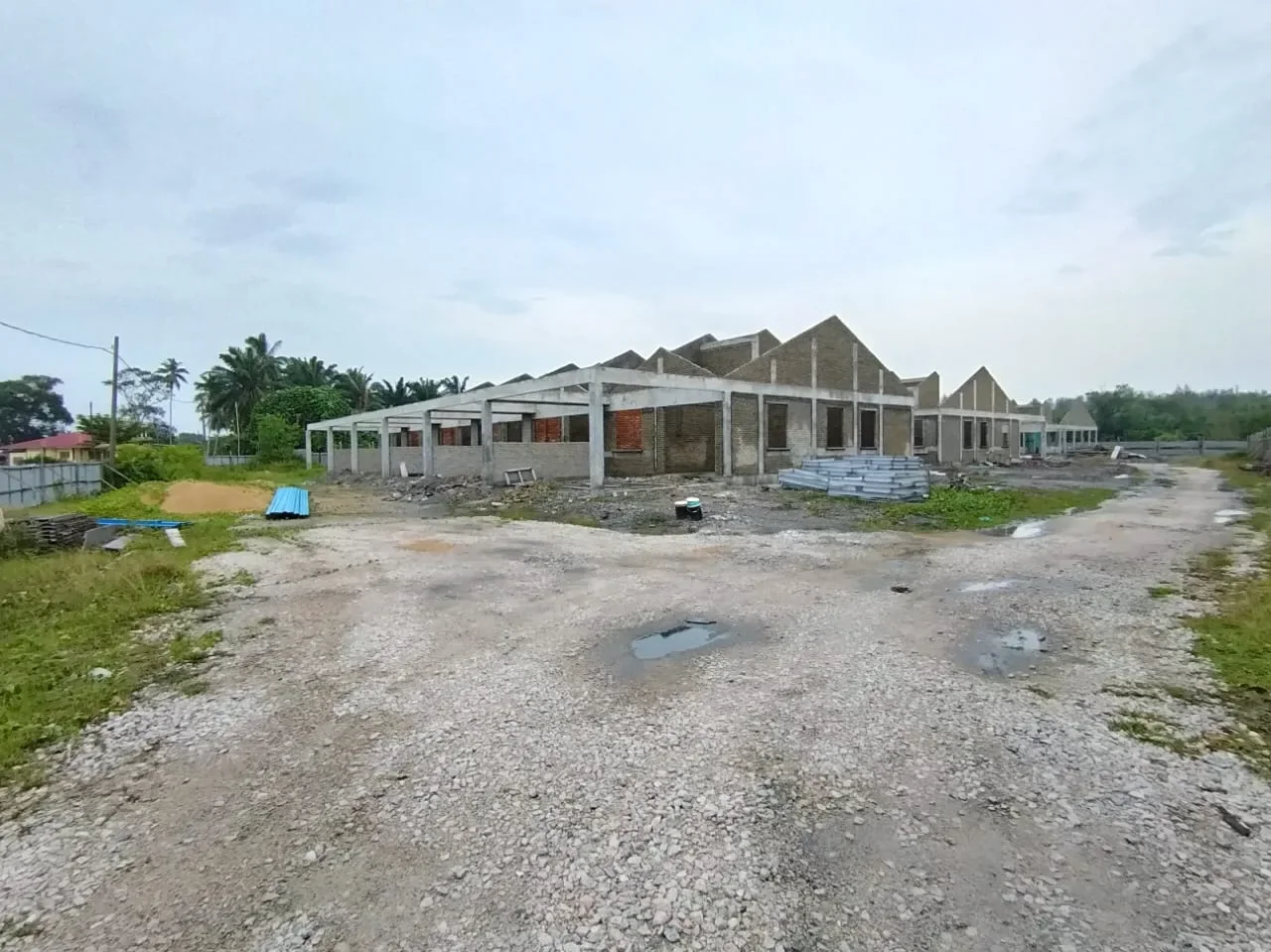 Teres Setingkat Taman Tanjung Pahang 2