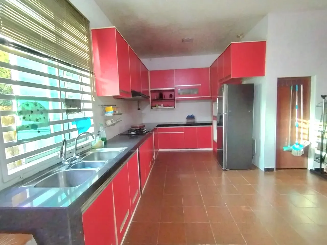 Corner Lot Rumah Berkembar, Taman Rendang Aman
