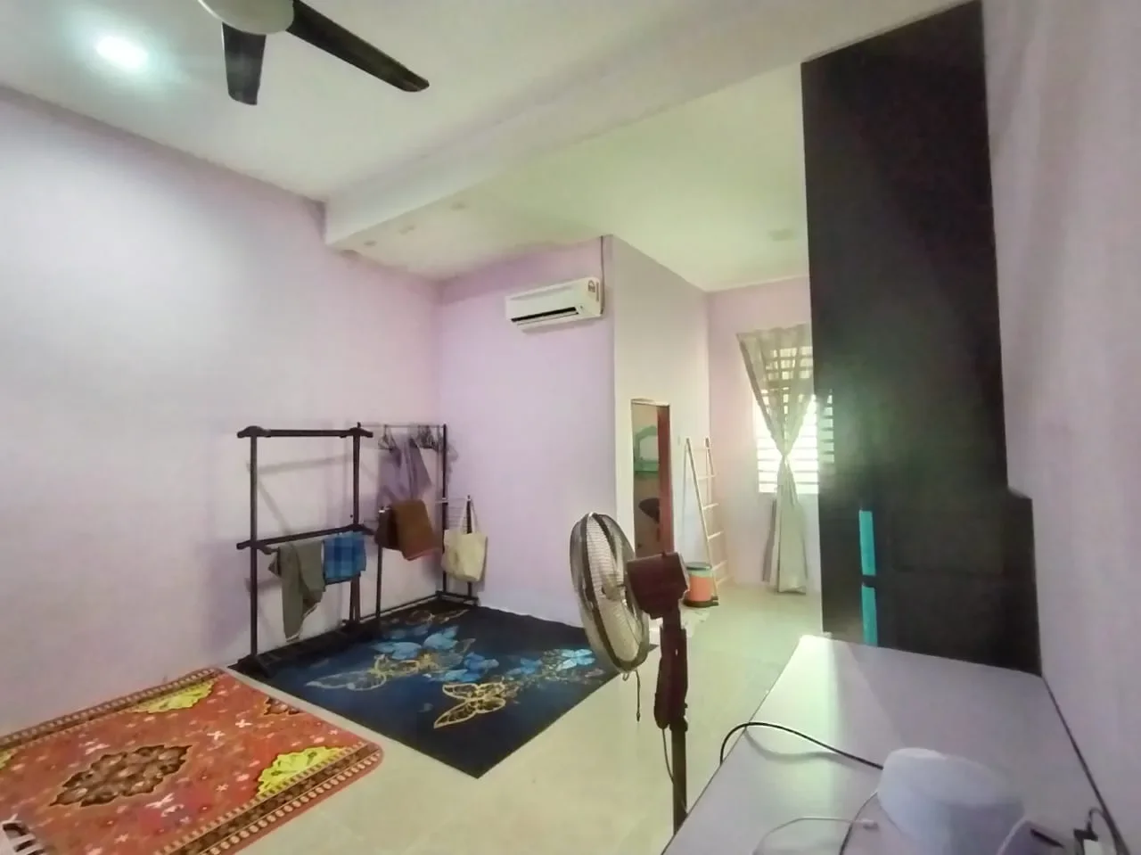 Corner Lot Rumah Berkembar, Taman Rendang Aman