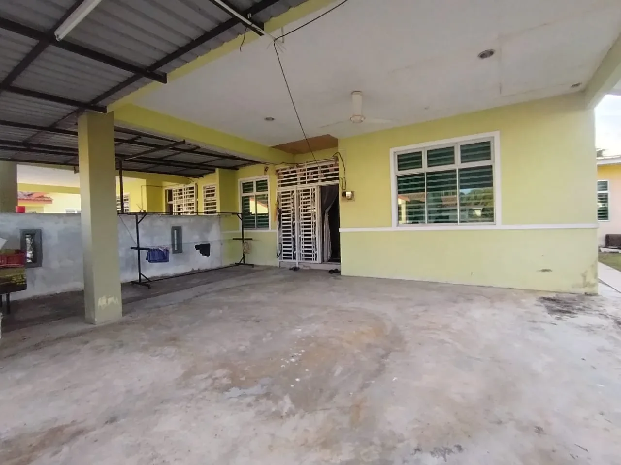 Corner Lot Rumah Berkembar, Taman Rendang Aman