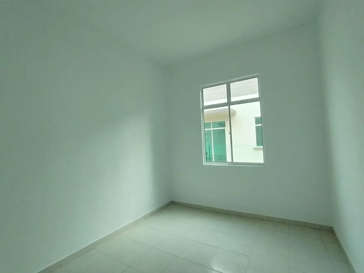 End Lot Rumah Berkembar Setingkat, Taman Jambu Makmur