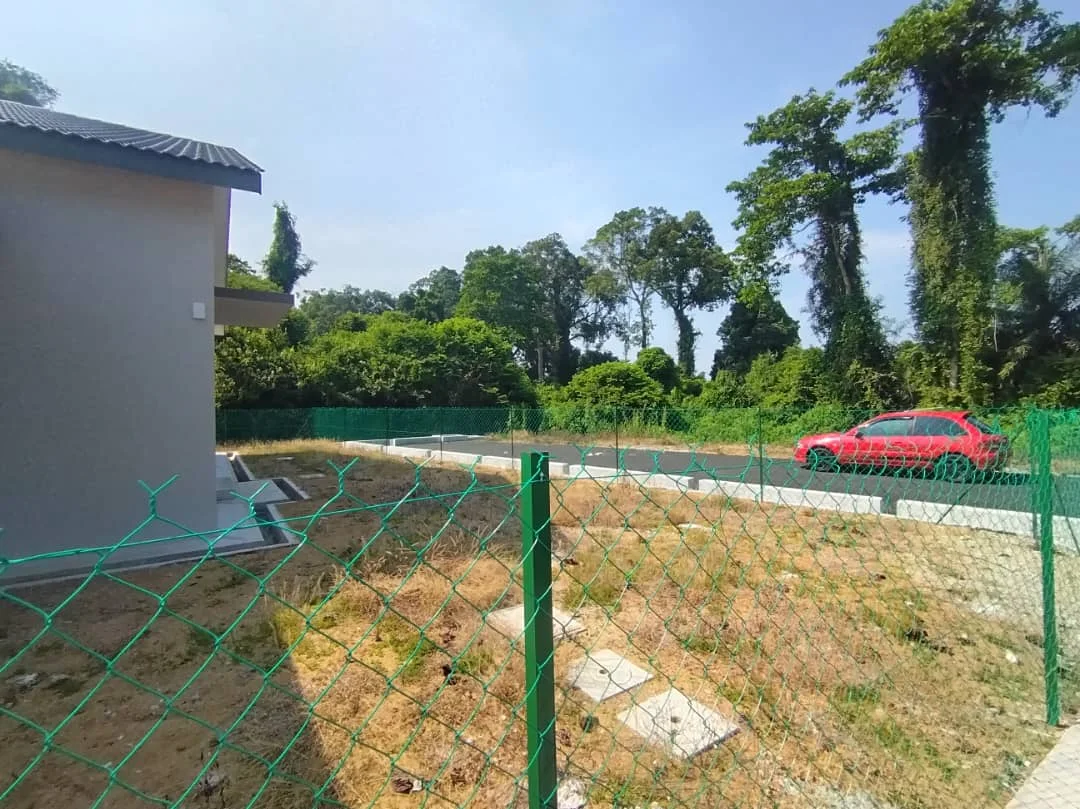End Lot Rumah Berkembar Setingkat, Taman Jambu Makmur