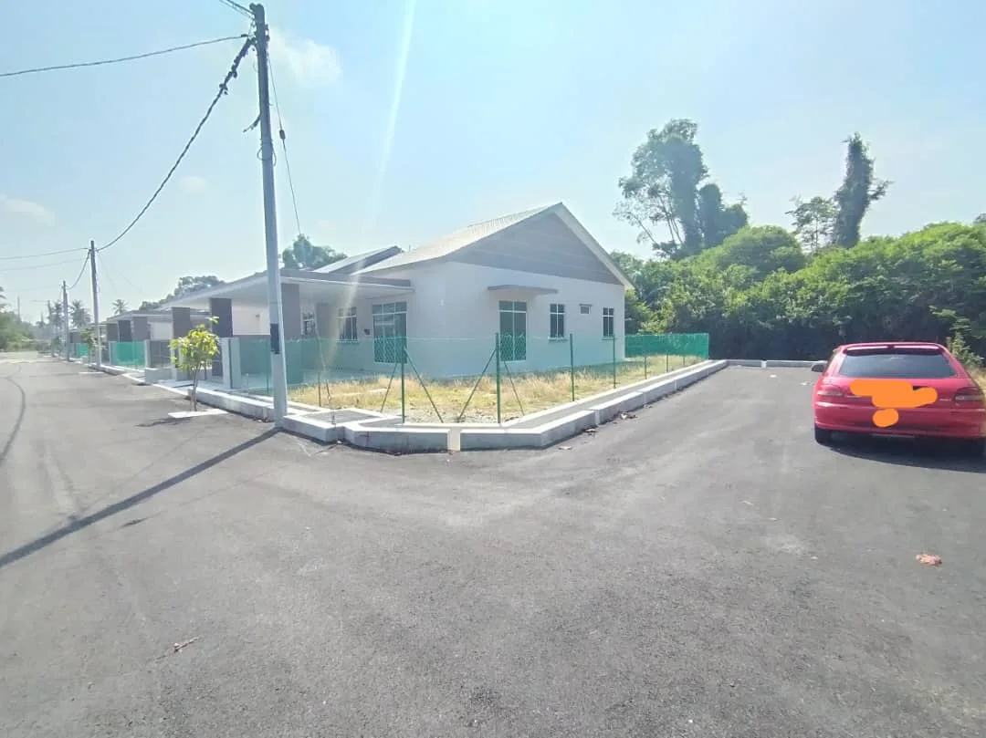 End Lot Rumah Berkembar Setingkat, Taman Jambu Makmur