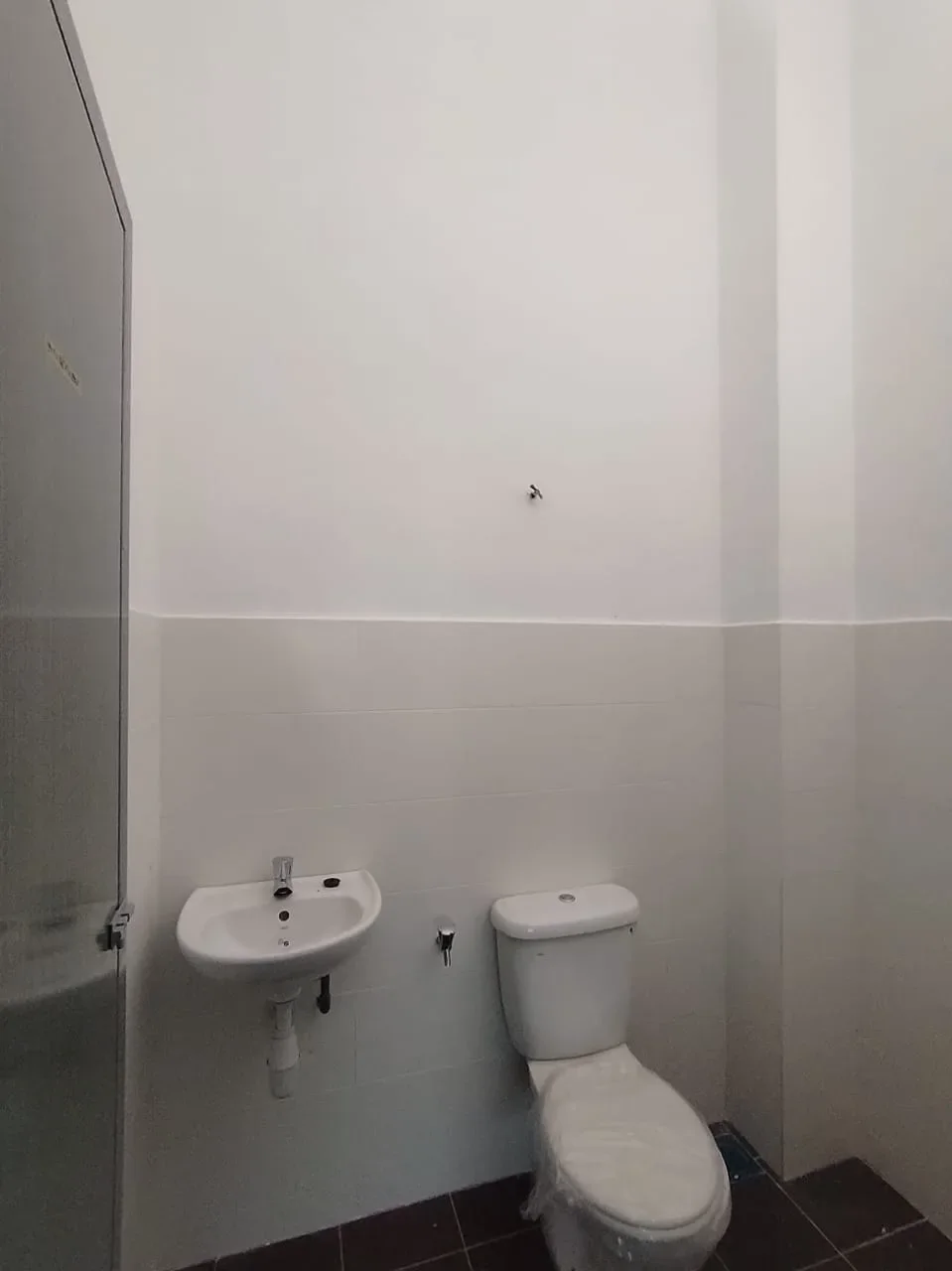 End Lot Rumah Berkembar Setingkat, Taman Jambu Makmur