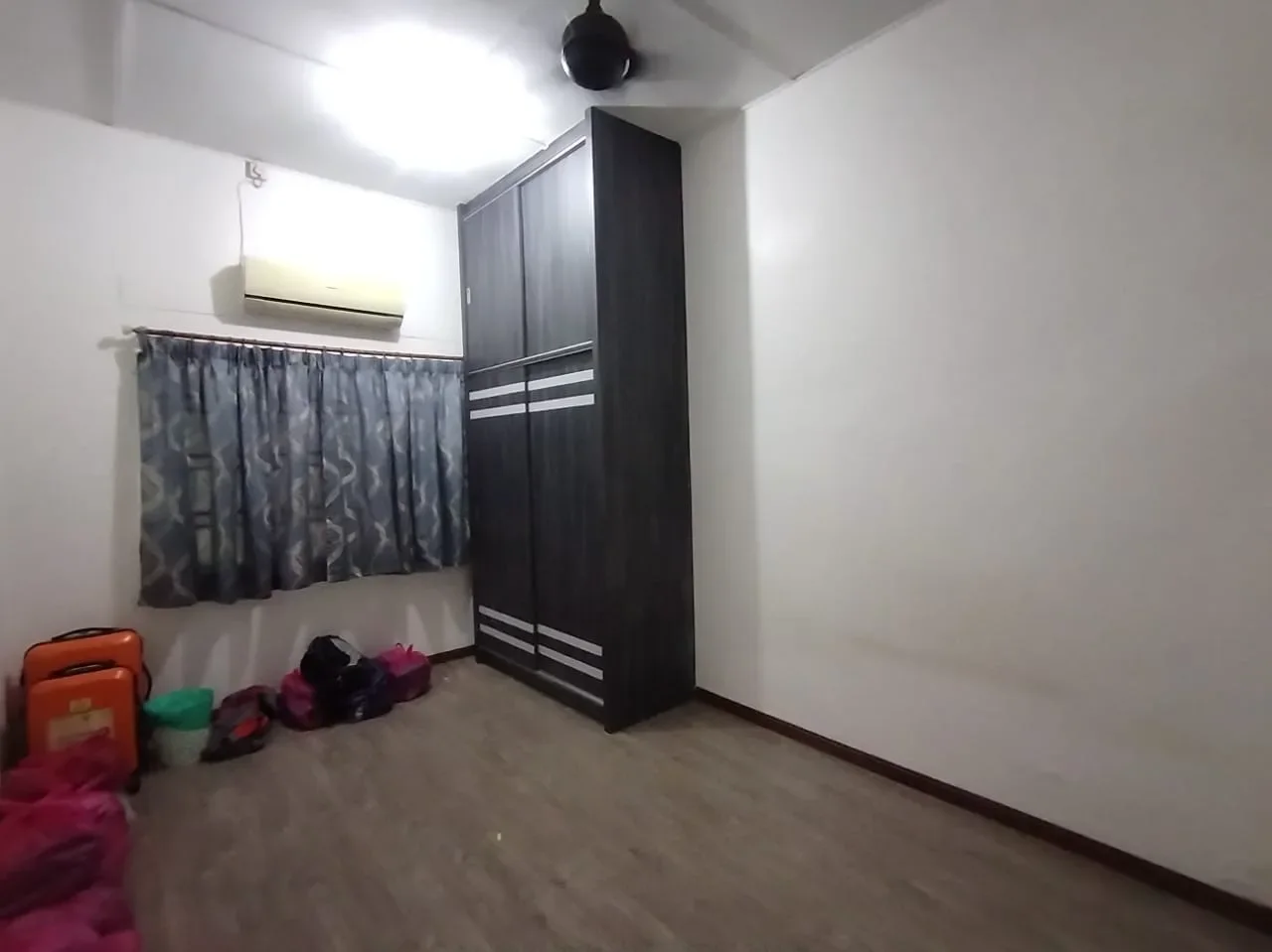 Rumah Teres Setingkat Taman Ketapang Mawar.