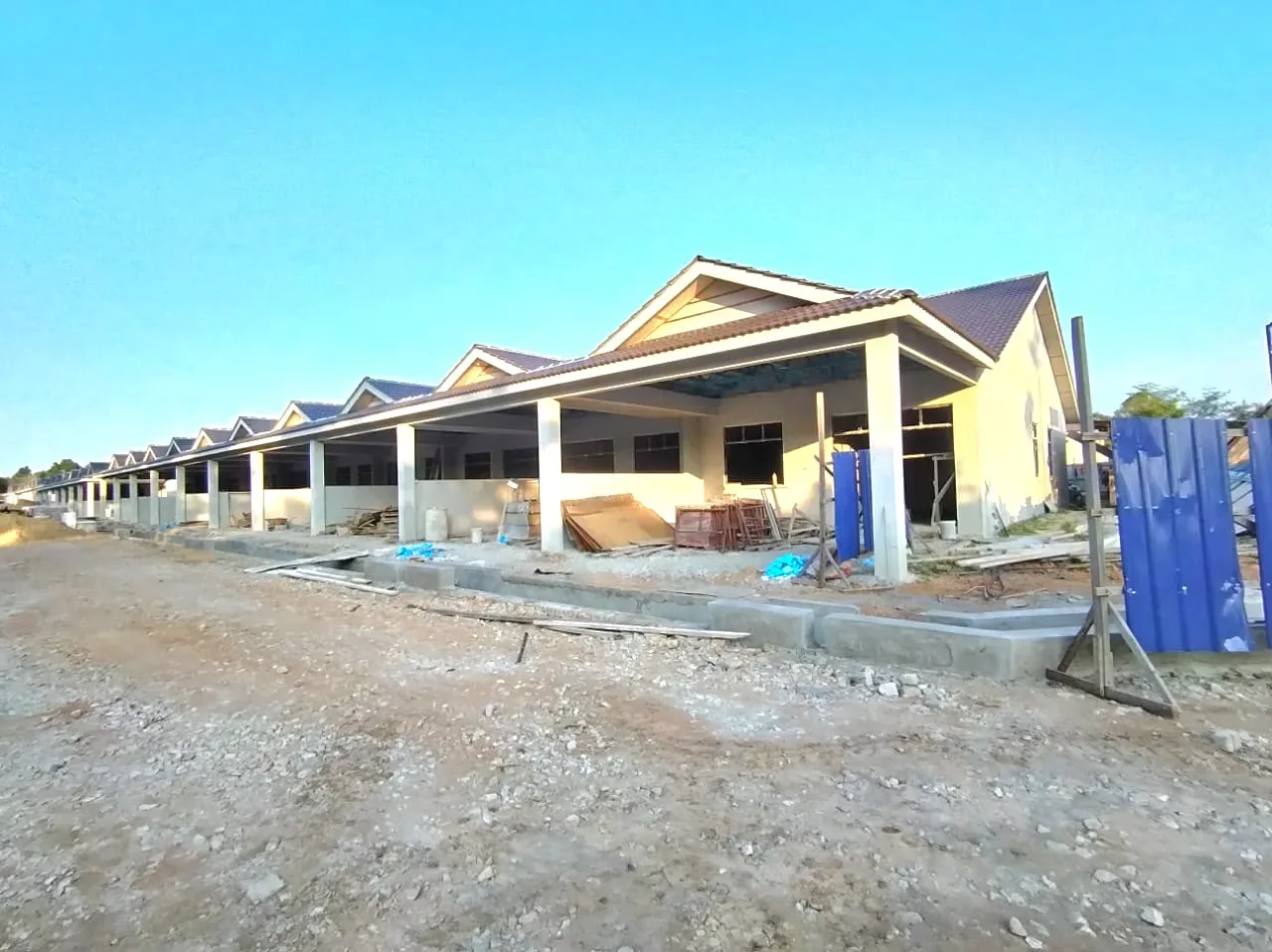 Teres Setingkat Taman Rendang Ixora, Peramu, Pekan.Fasa 3.