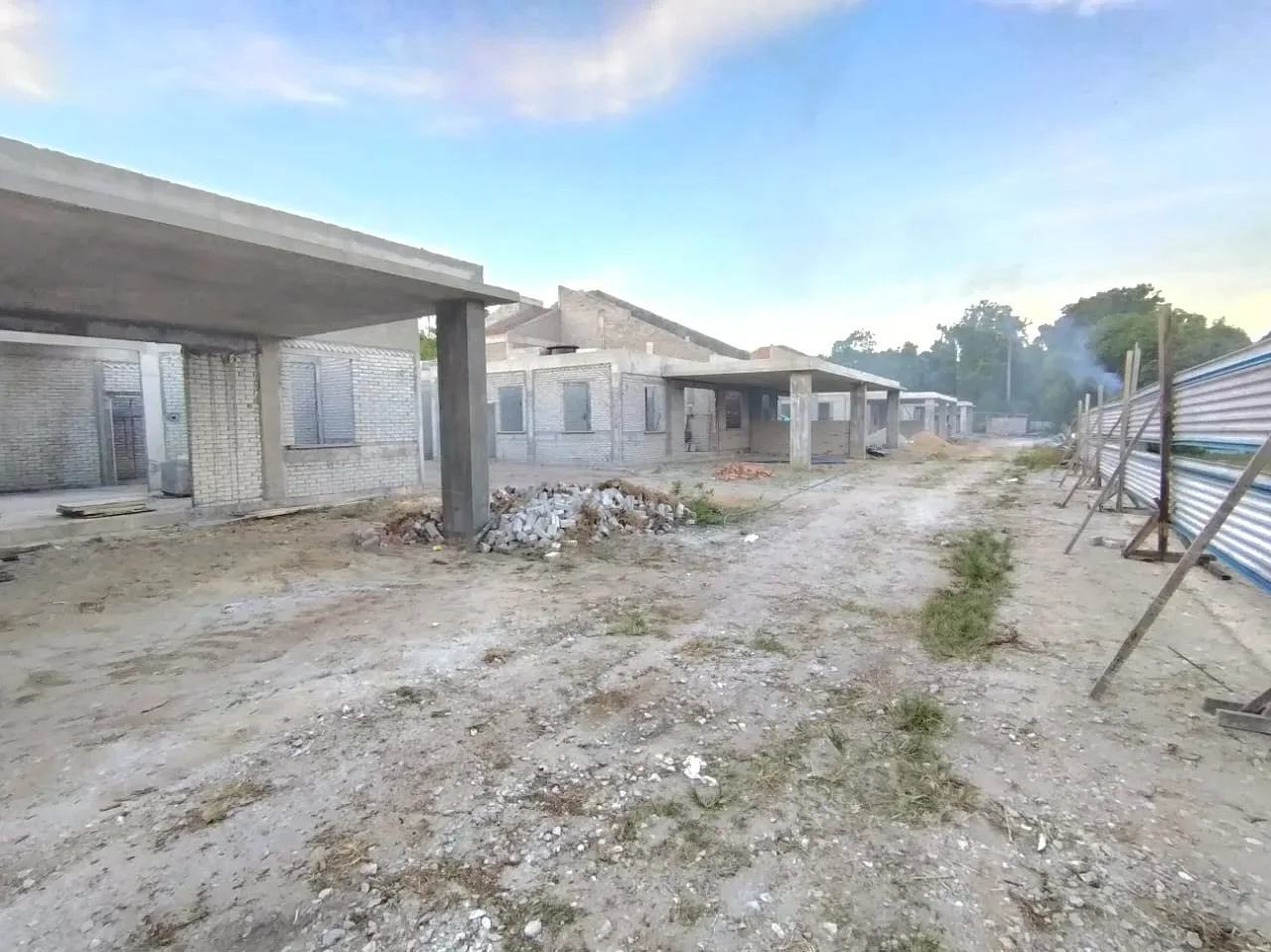 Rumah Berkembar Kluster Setingkat, Taman Maulana Makmur
