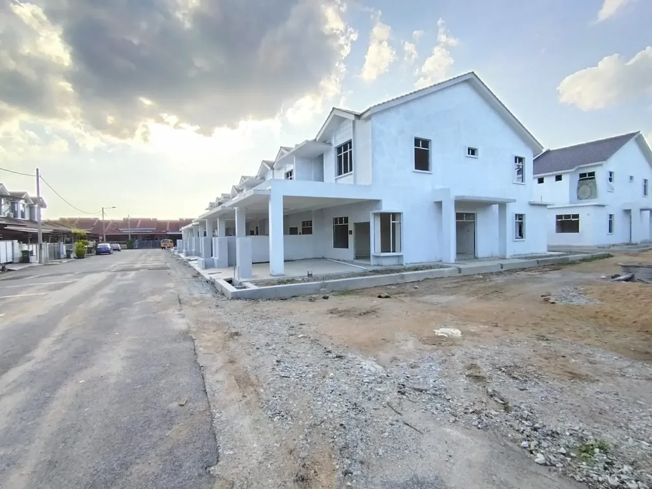 Teres 2 Tingkat Perumahan Tiram 2,  Kuantan.