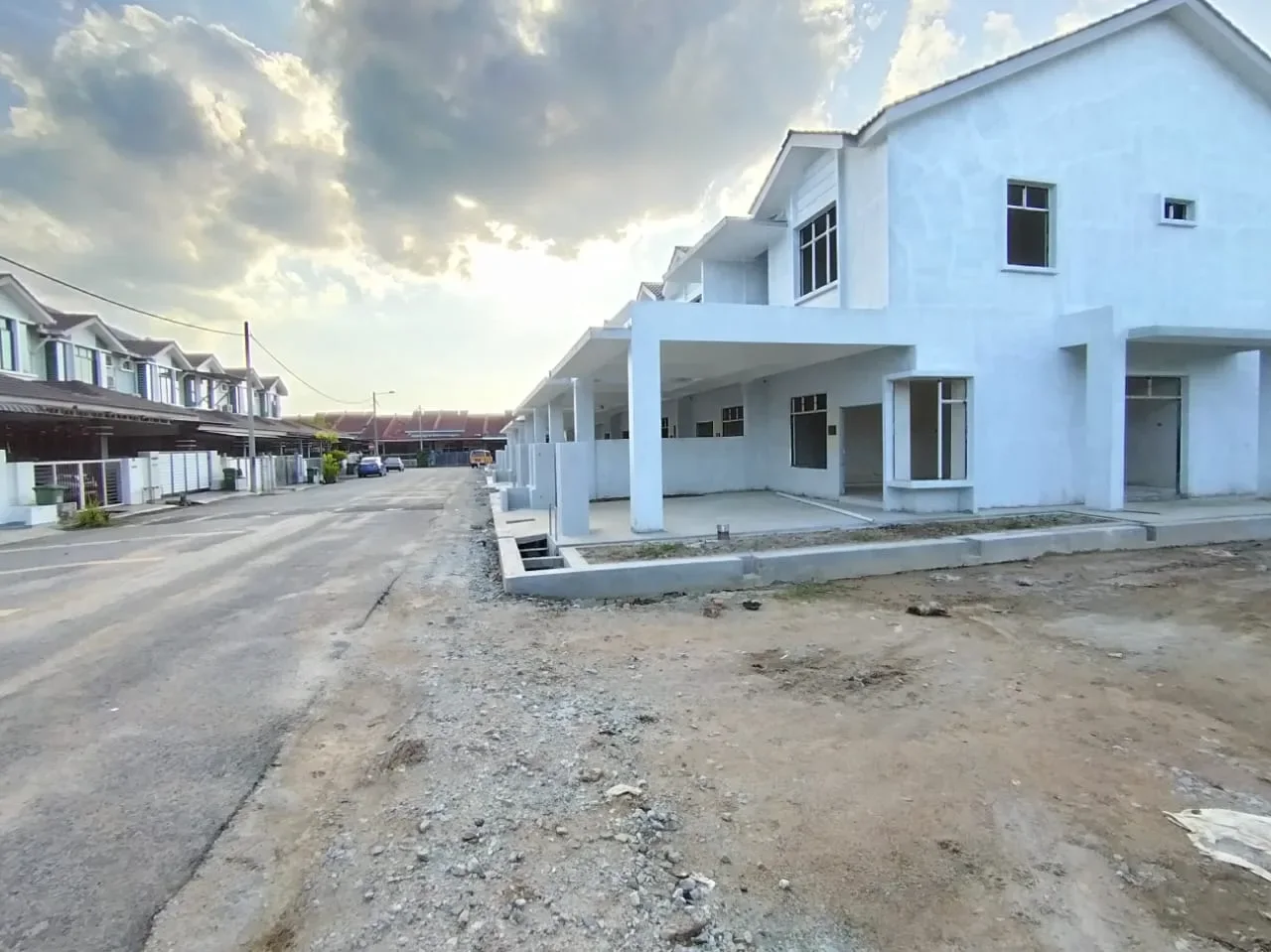 Teres 2 Tingkat Perumahan Tiram 2,  Kuantan.