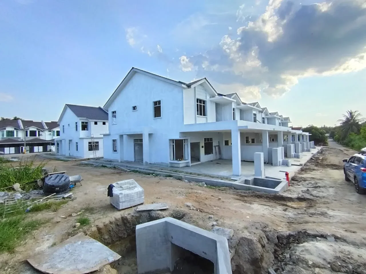 Teres 2 Tingkat Perumahan Tiram 2,  Kuantan.