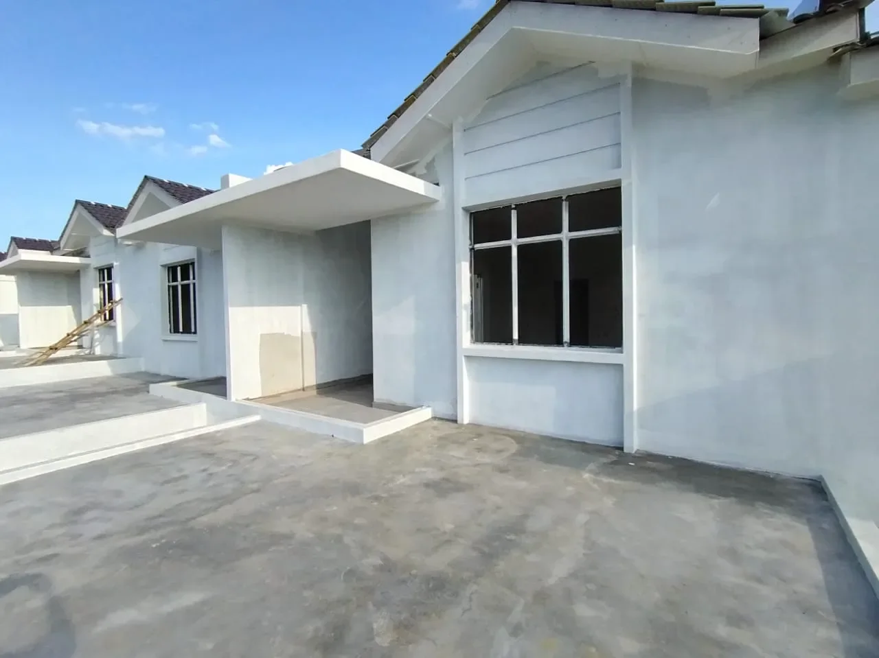 Teres 2 Tingkat Perumahan Tiram 2,  Kuantan.