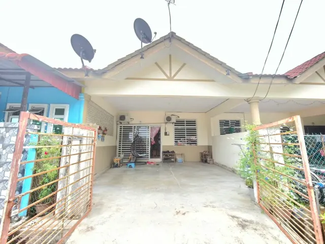 Teres Setingkat Taman Alor Ara Kenanga, Ketapang Tengah.