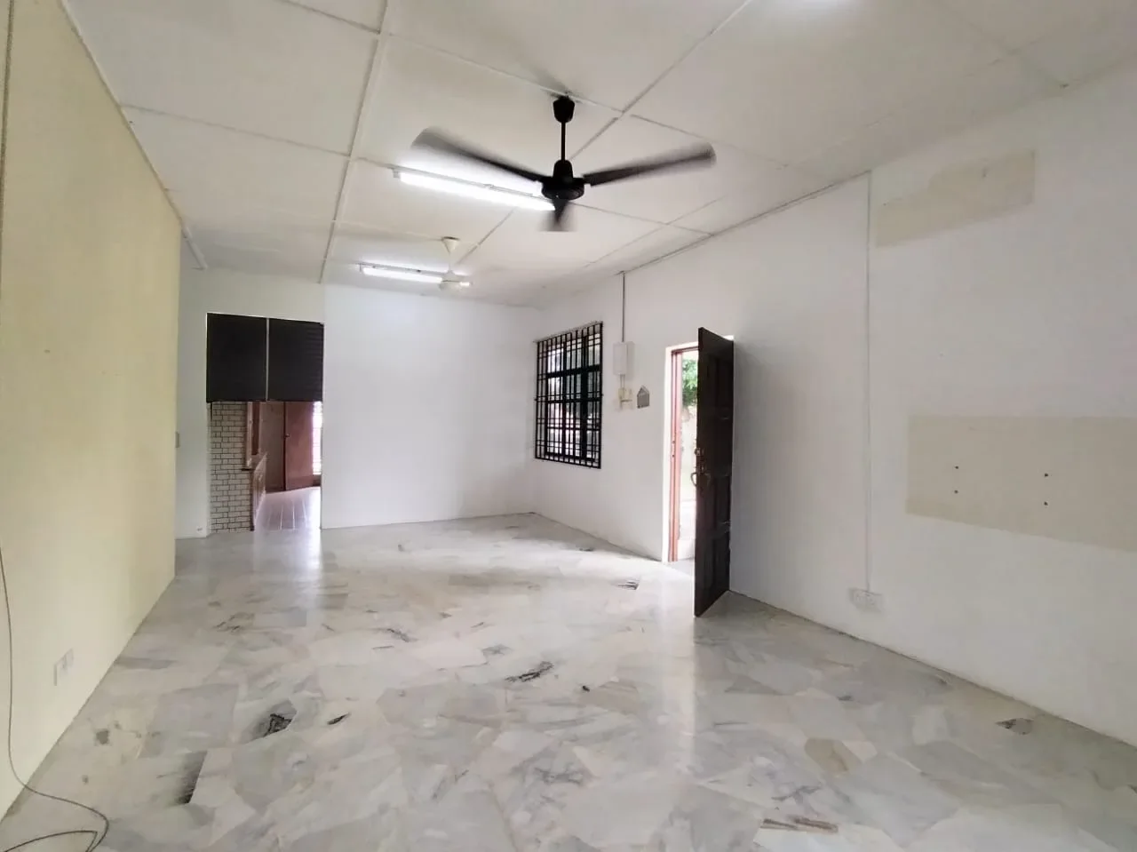Banglo Taman Perdana, Peramu Pekan.