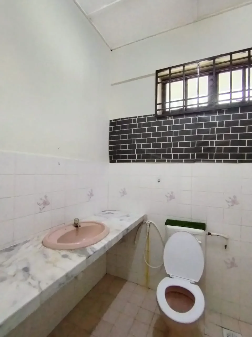 Banglo Taman Perdana, Peramu Pekan.