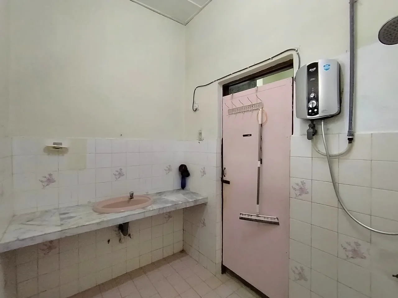 Banglo Taman Perdana, Peramu Pekan.