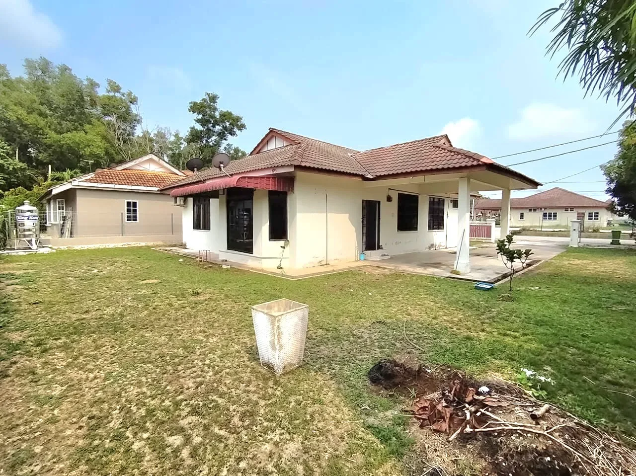 Banglo Taman Perdana, Peramu Pekan.