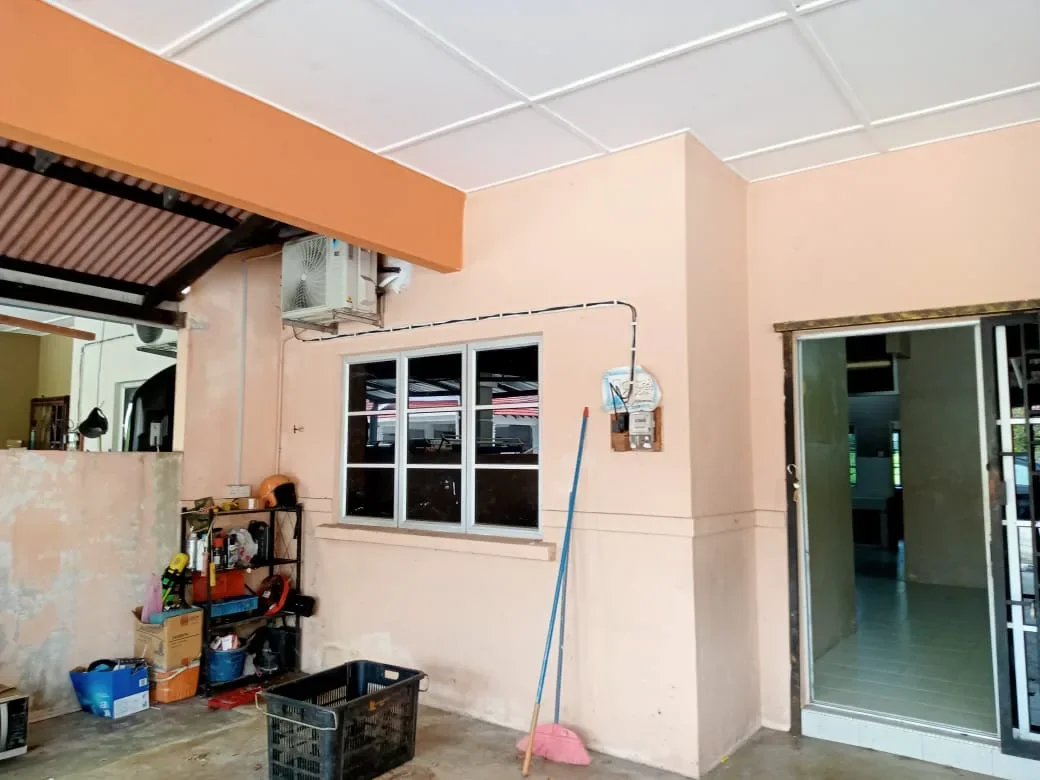 Teres Setingkat Taman Rendang Ixora, Peramu.