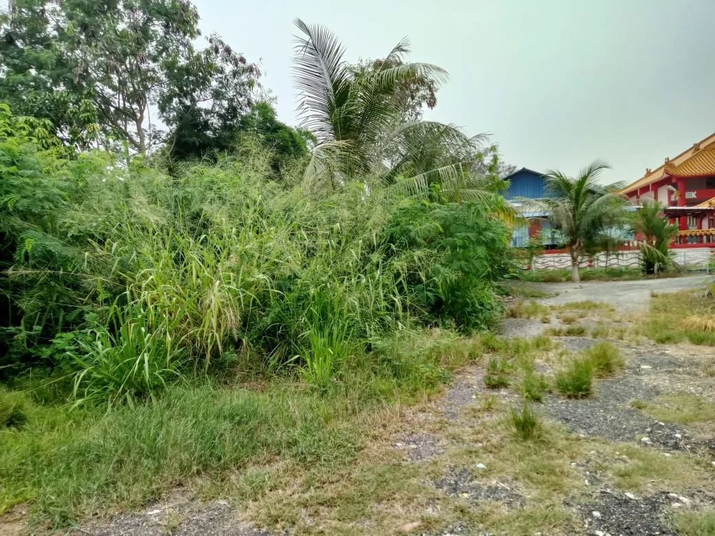 Tanah Lot Banglo Bersebelahan Sekolah.