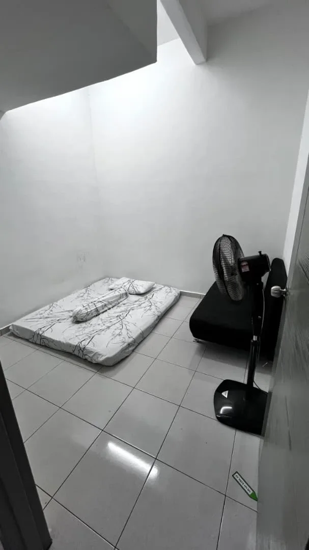 Rumah Teres 1 1/2 Tingkat, Taman Ketapang Maju