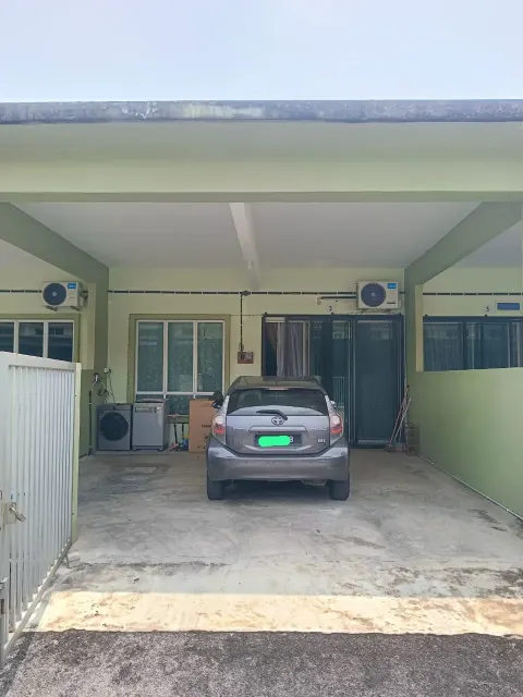 Rumah Teres 1 1/2 Tingkat, Taman Ketapang Maju