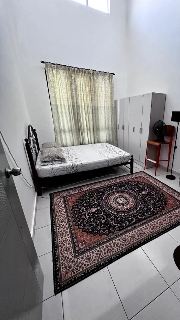 Rumah Teres 1 1/2 Tingkat, Taman Ketapang Maju