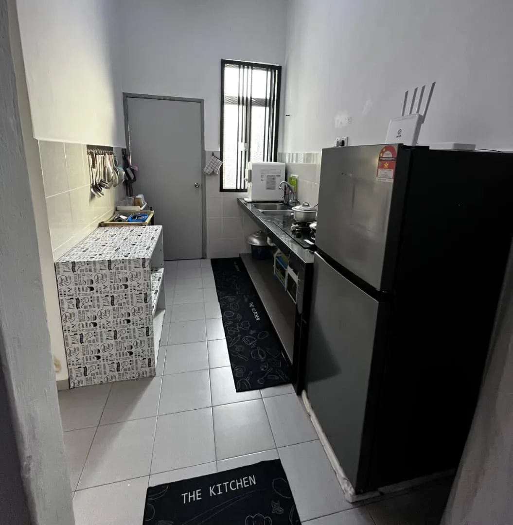 Rumah Teres 1 1/2 Tingkat, Taman Ketapang Maju