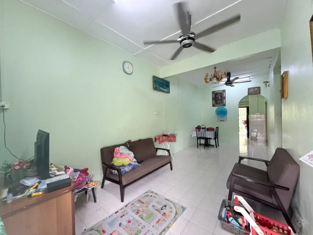 Teres Setingkat Taman Harmoni, Jalan Rompin Lama