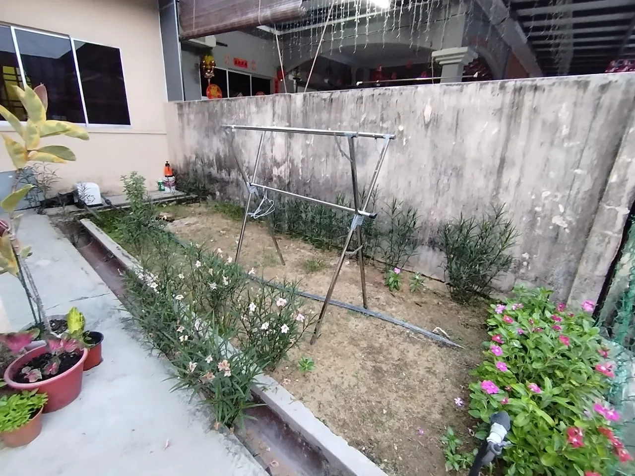 Teres Setingkat Taman Harmoni, Jalan Harmoni.