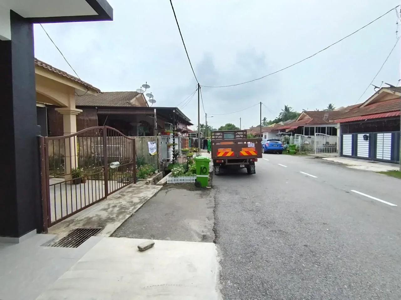 Teres Setingkat Taman Harmoni, Jalan Harmoni.