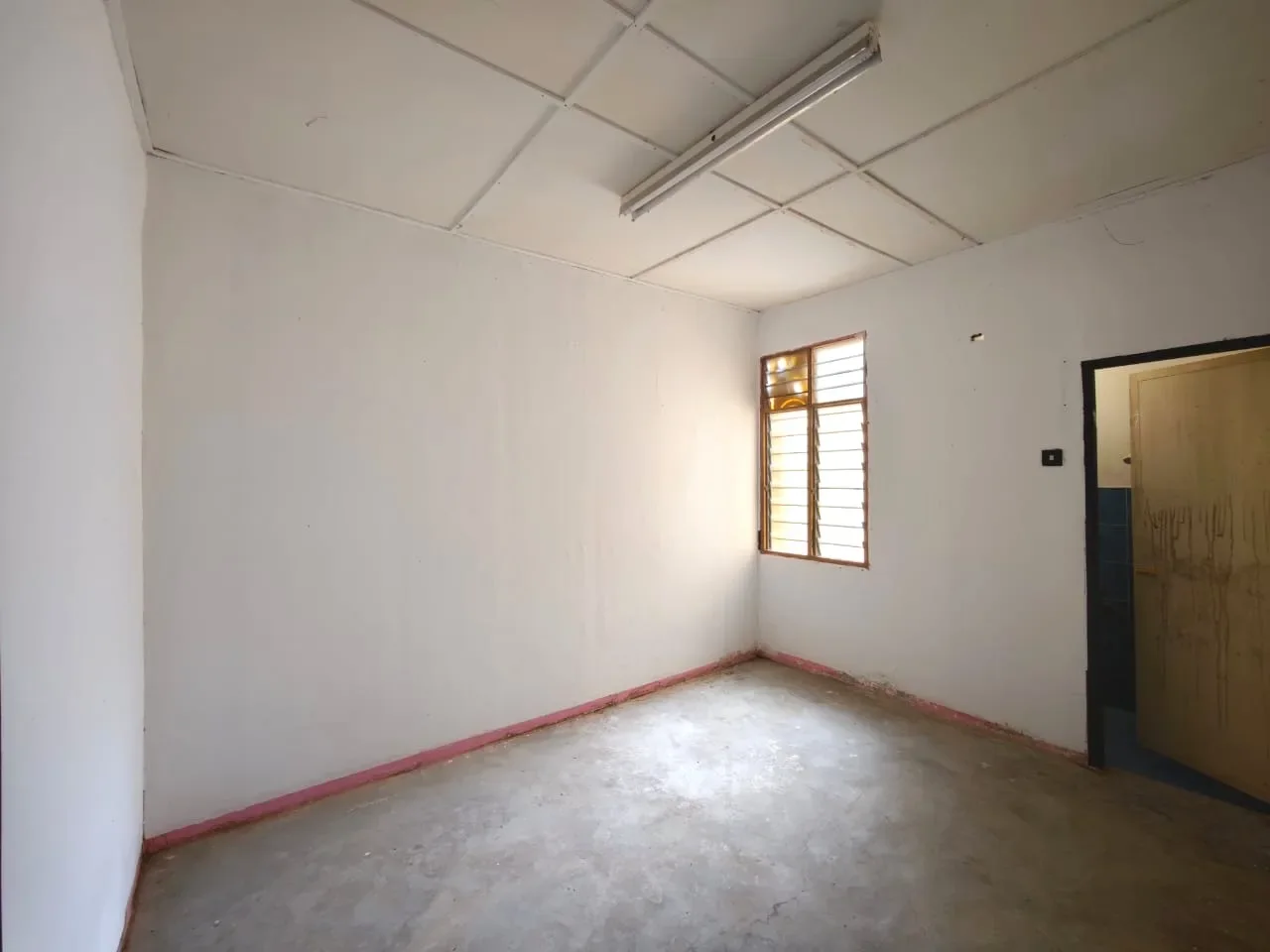 Teres Setingkat Kos Rendah, Taman Tanjung Agas Rosa, Pekan.