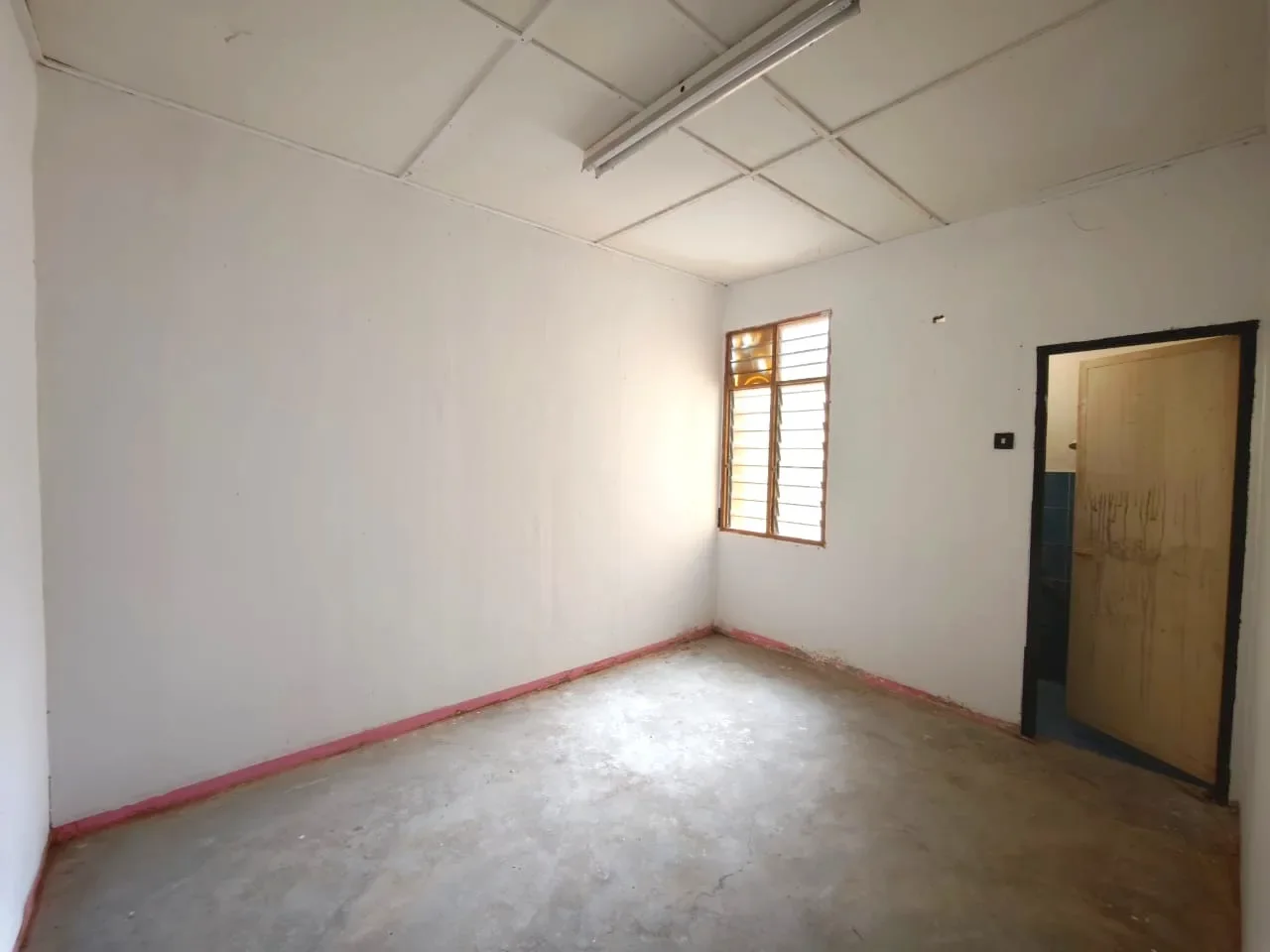 Teres Setingkat Kos Rendah, Taman Tanjung Agas Rosa, Pekan.
