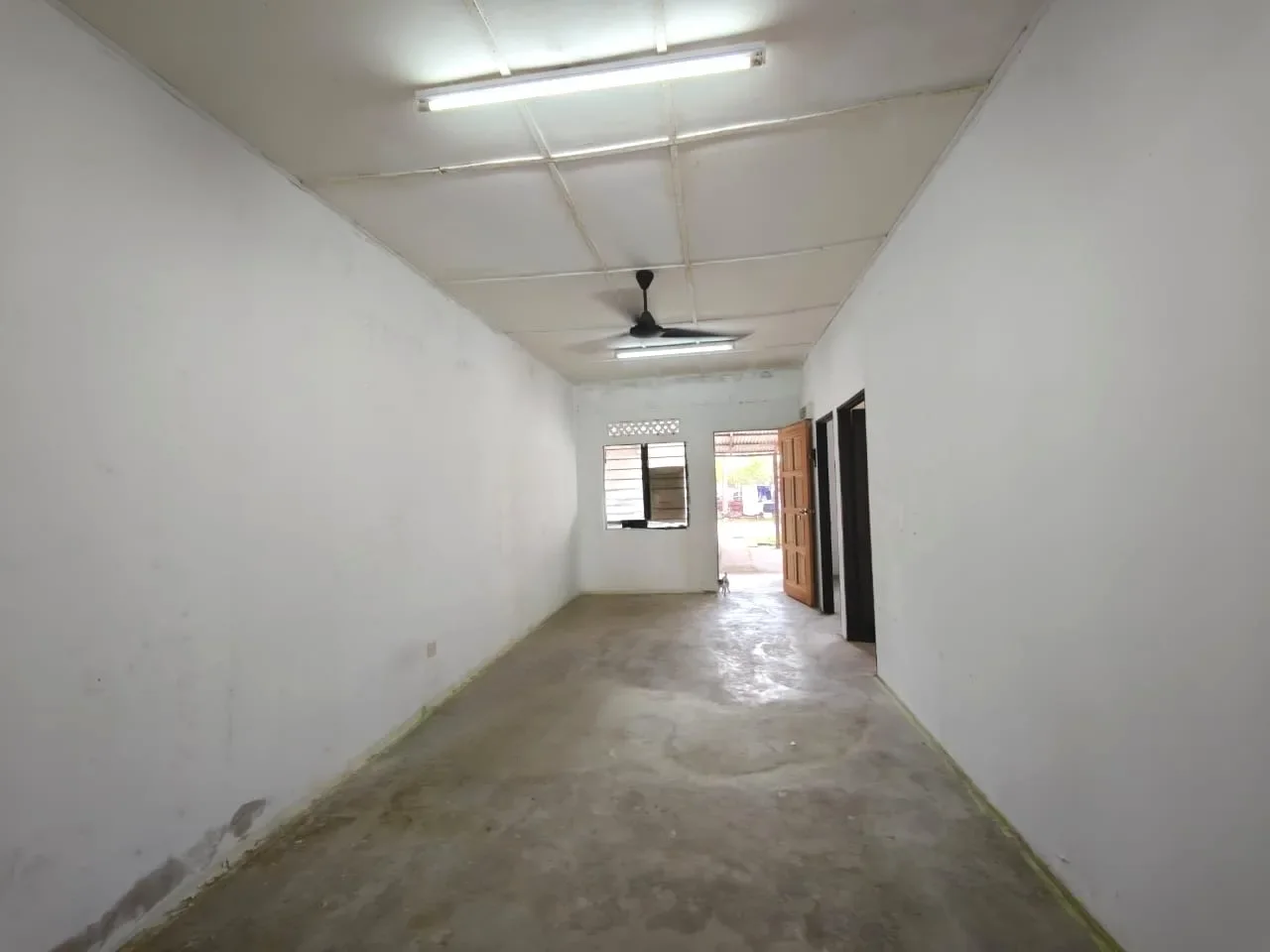 Teres Setingkat Kos Rendah, Taman Tanjung Agas Rosa, Pekan.