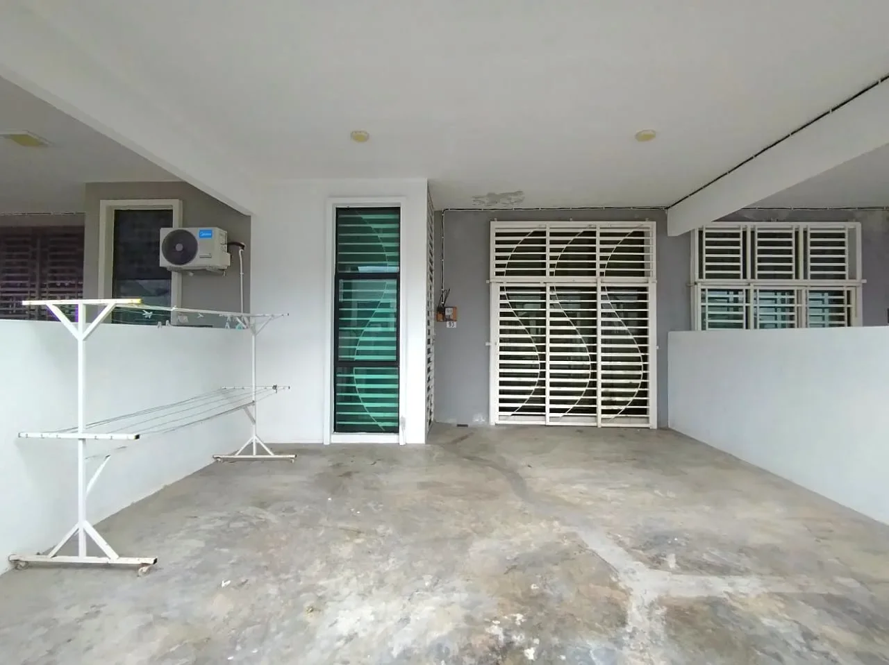 Teres Setingkat Peramu Permai, Pekan.