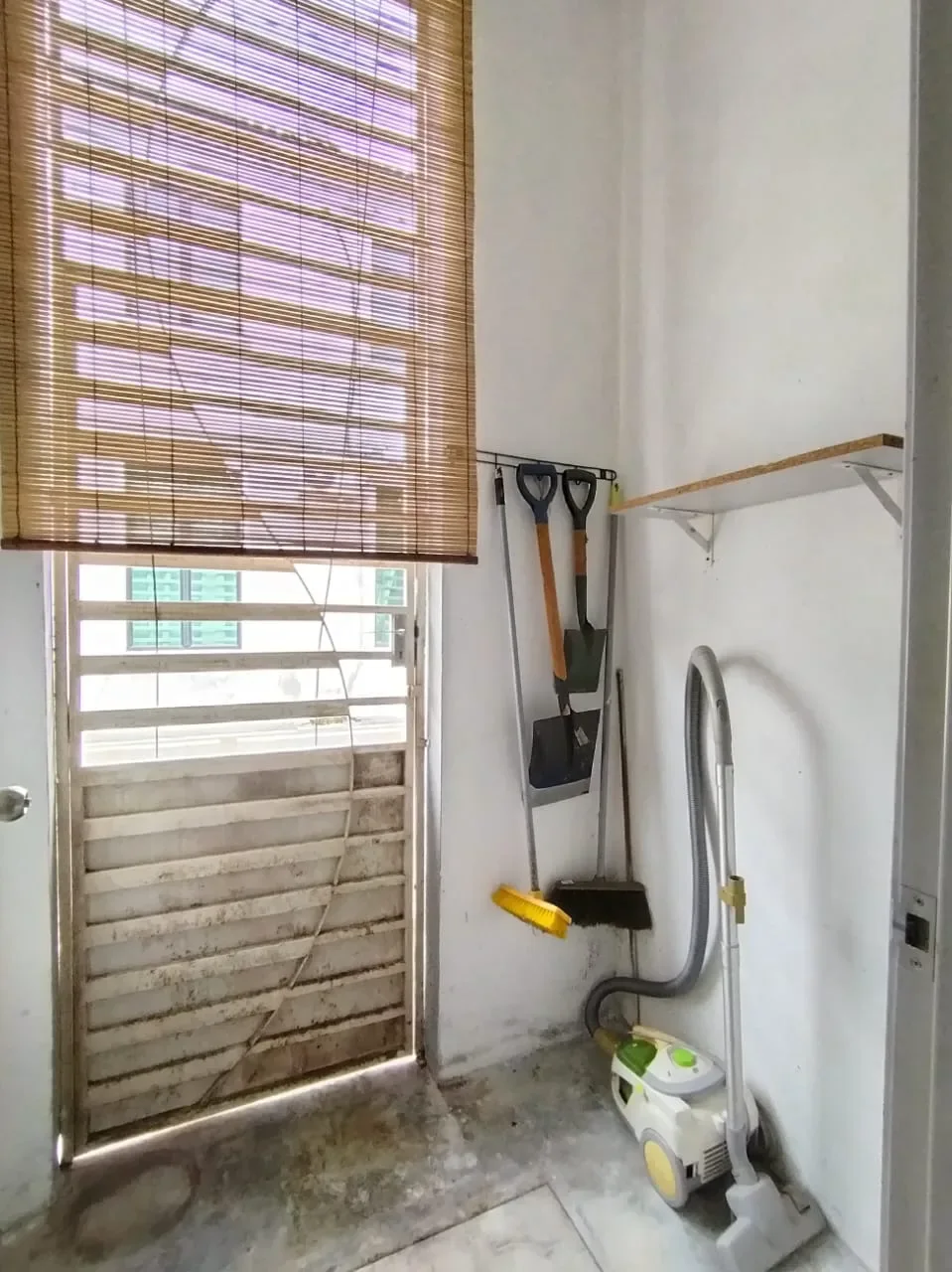 Teres Setingkat Peramu Permai, Pekan.